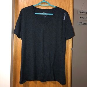 5/$25🖤Women’s Reebok tee